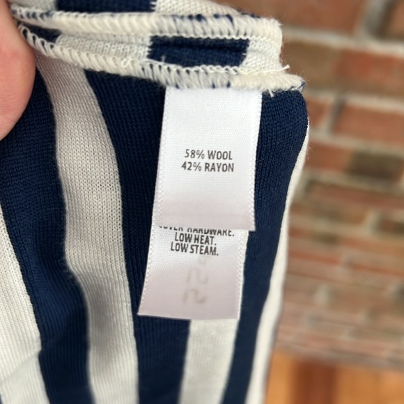 St. John size 14 navy white striped skirt - Picture 7 of 8